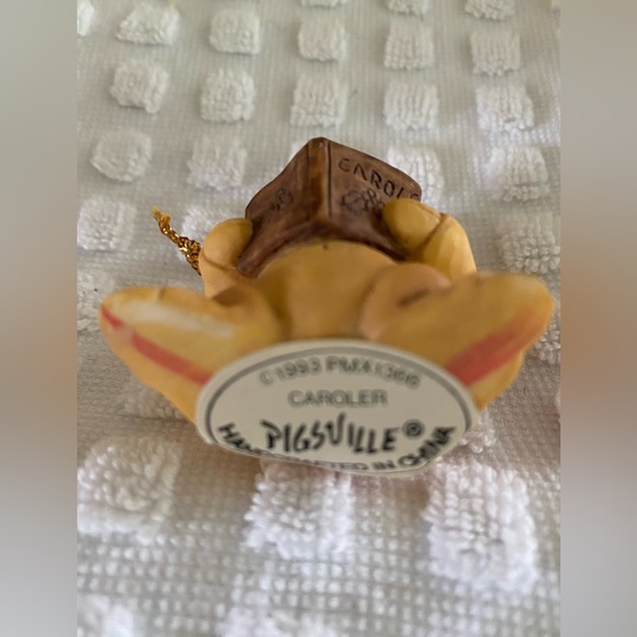 Vintage 1993 Pigsville Caroler Christmas Ornament with Box - Picture 3 of 3